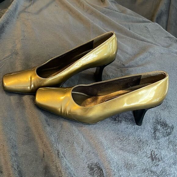 Stuart Weitzman Square Toe Metallic Gold Pumps - Picture 1 of 7